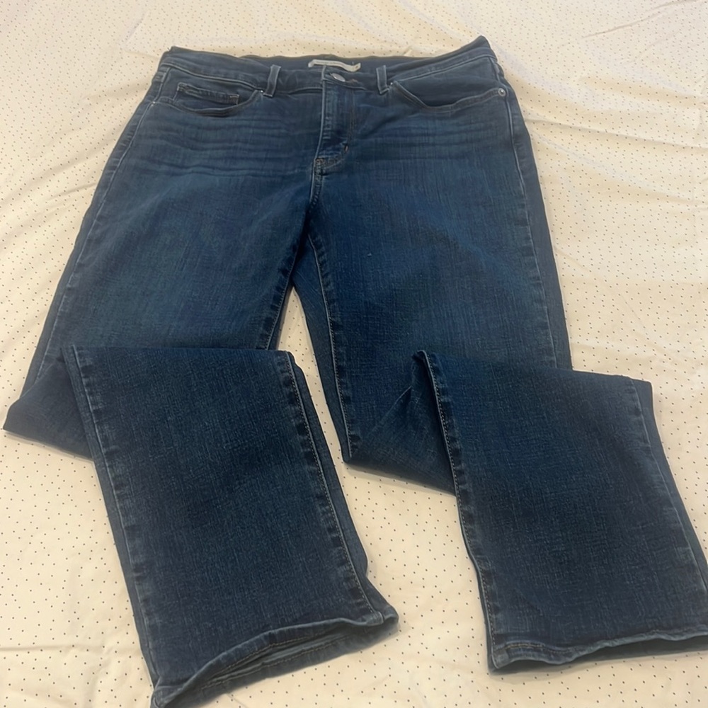 Levi Strauss / Levi’s Classic Straight Jeans / Women’s Size 8 / Stretchy VGUC